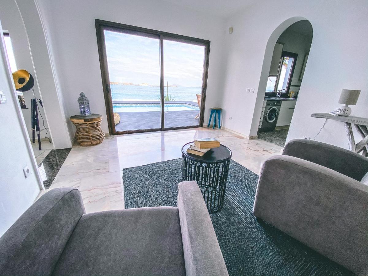 Villa Los Flamencos By Veaco- Beachfront & Pool コラレホ エクステリア 写真