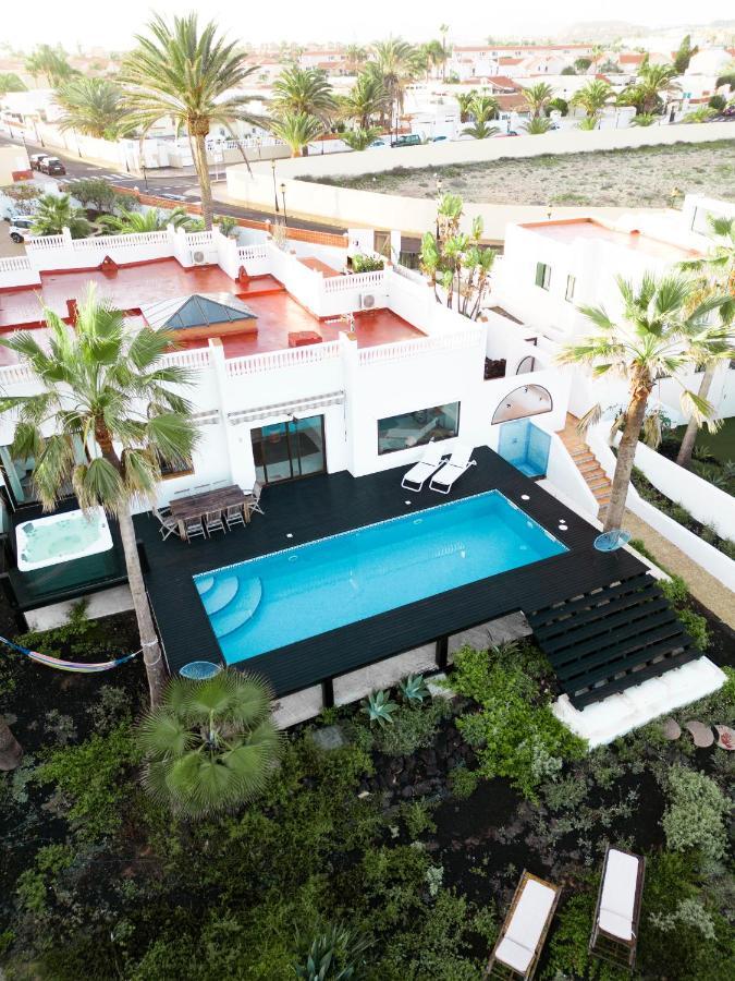 Villa Los Flamencos By Veaco- Beachfront & Pool コラレホ エクステリア 写真