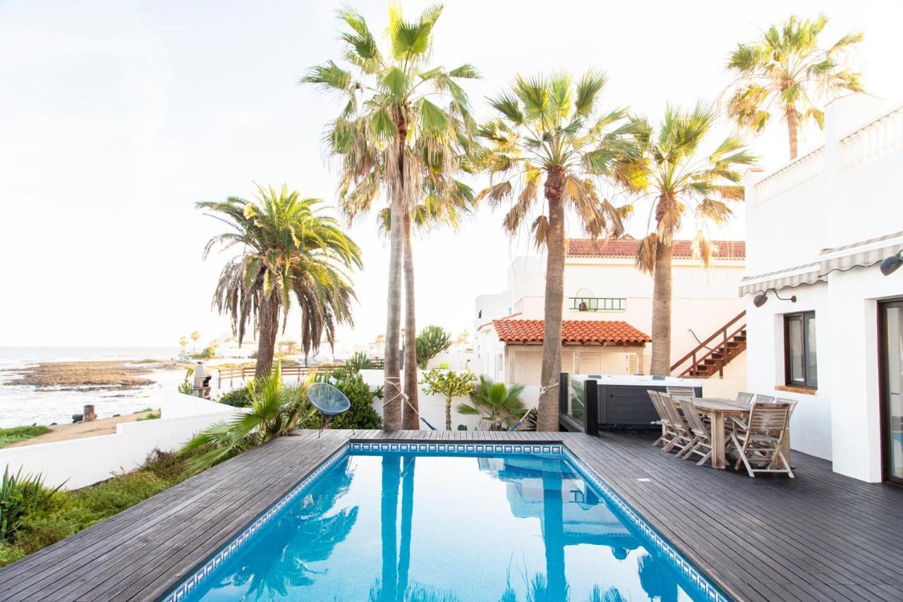 Villa Los Flamencos By Veaco- Beachfront & Pool コラレホ エクステリア 写真